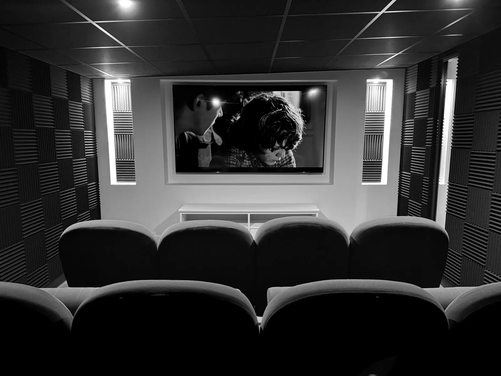 Salle de projection de l'agence
